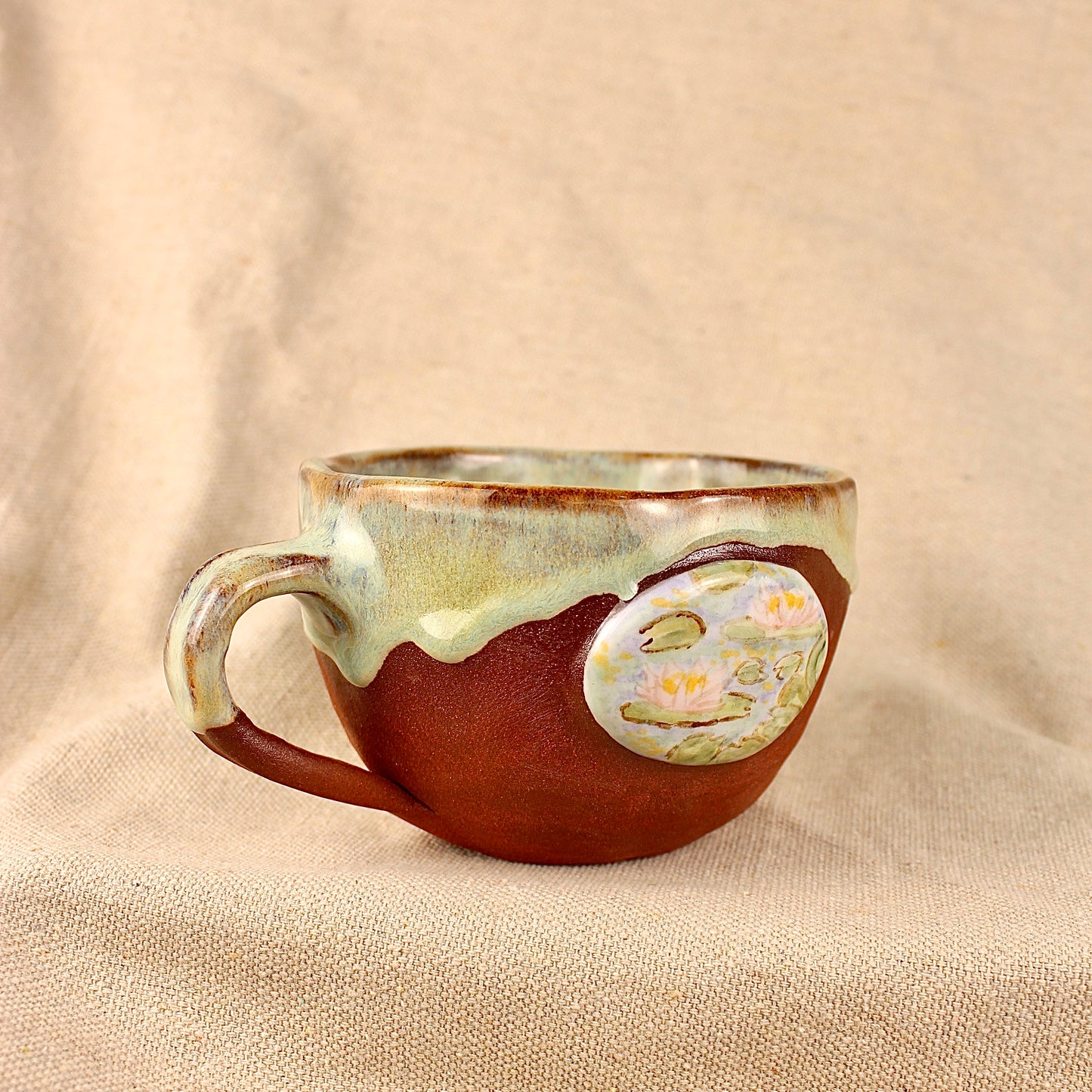 Water lily mug