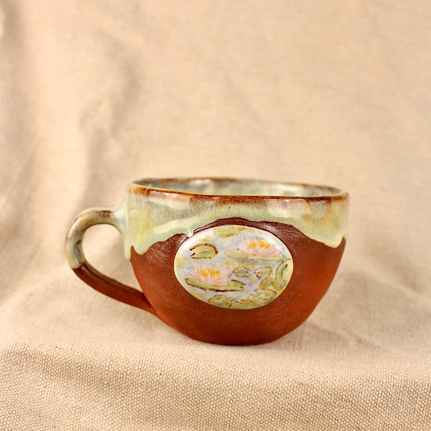 Water lily mug