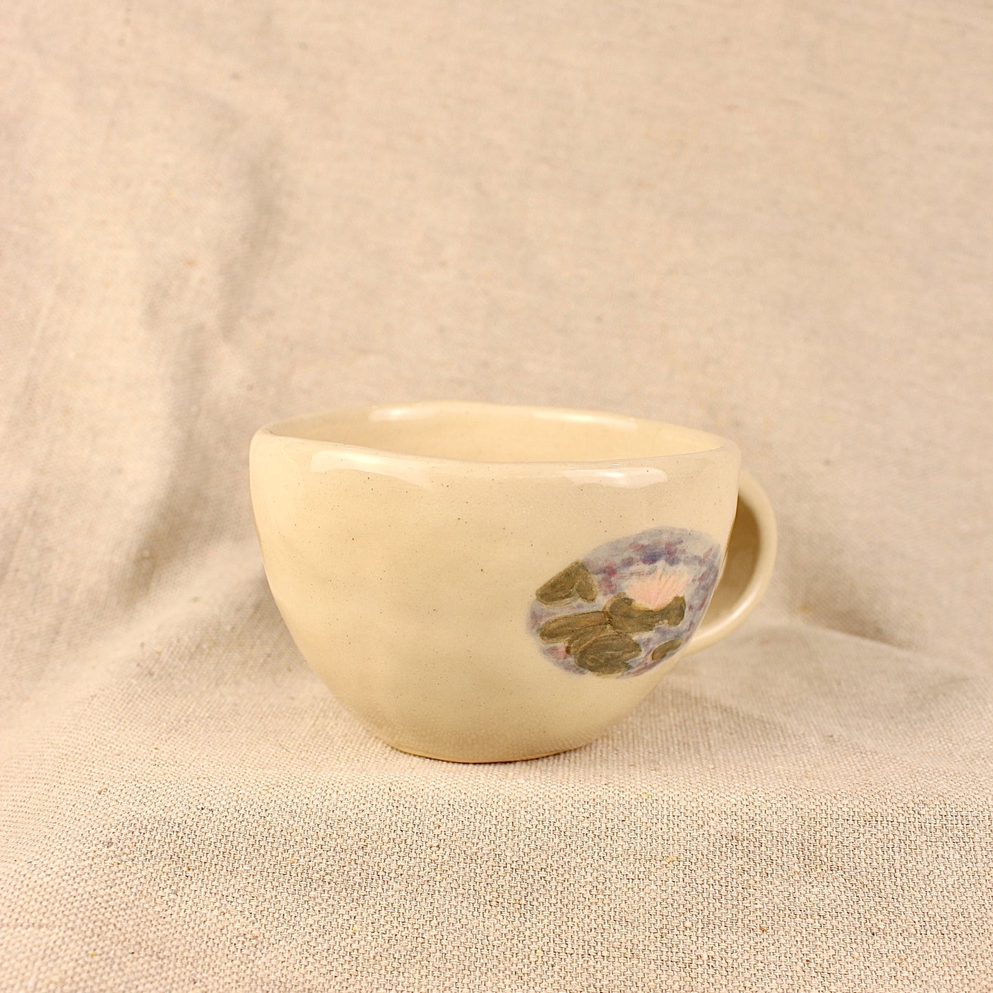 Water lily mug